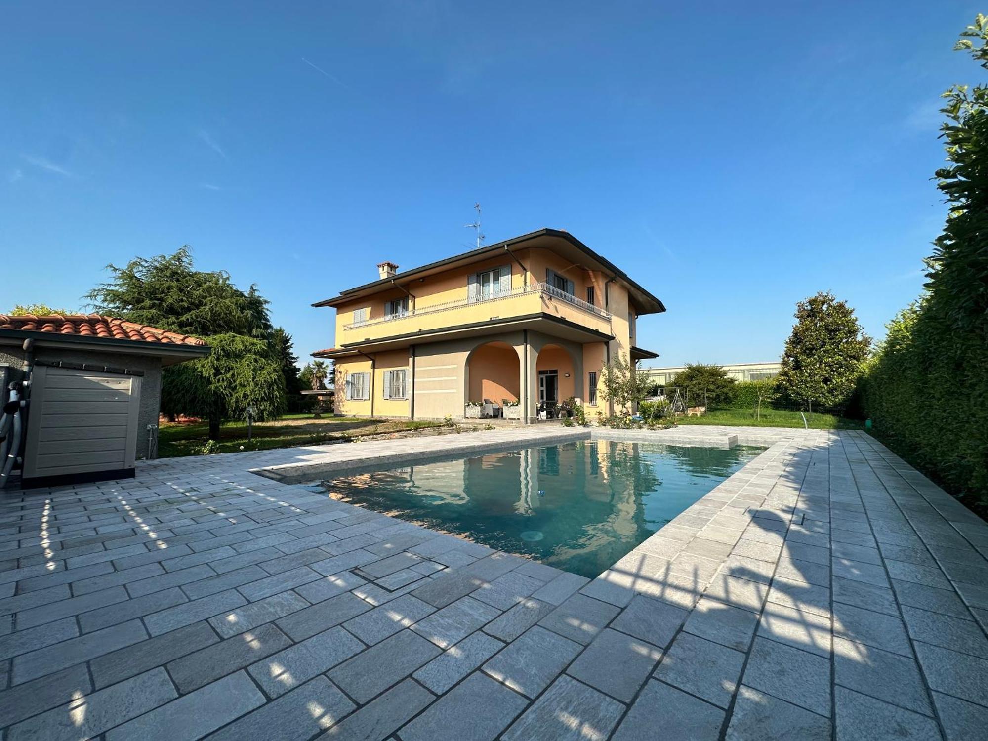 Villa 2 Cassano dʼAdda Kültér fotó